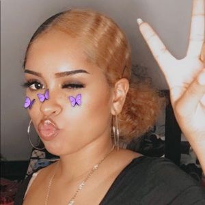 Meet your Posher, Kayla